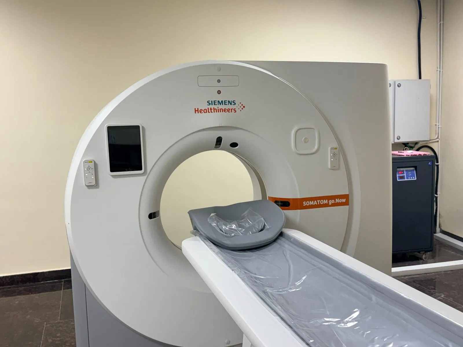 96-स्लाइस CT स्कैन मशीन